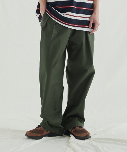 WIDE TWO TUCK CHINO PANTS [KHAKI] | KRAZZY